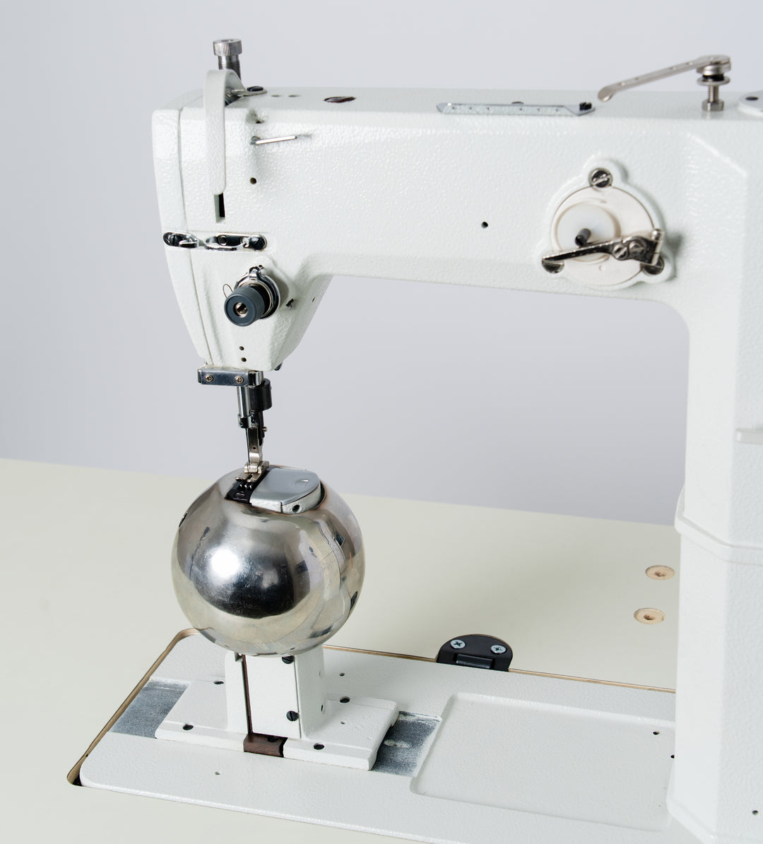 Direct Drive Industrial Wig Sewing Machine (Set Up Guide Included)