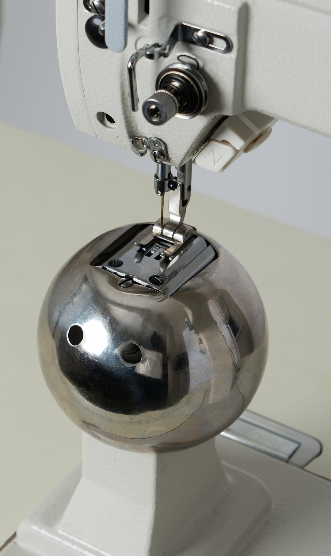 Zig Zag & Straight Stitch Industrial Wig Sewing Machine (Set Up Guide Included)